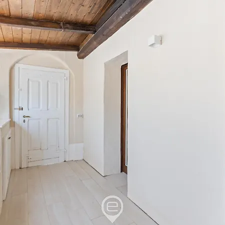 Apartment Eros *